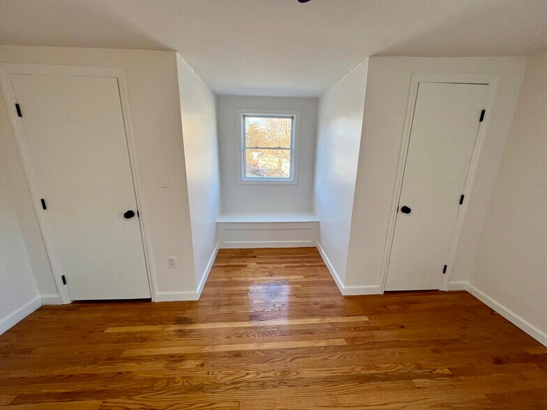 Building Photo - 40 Watch St