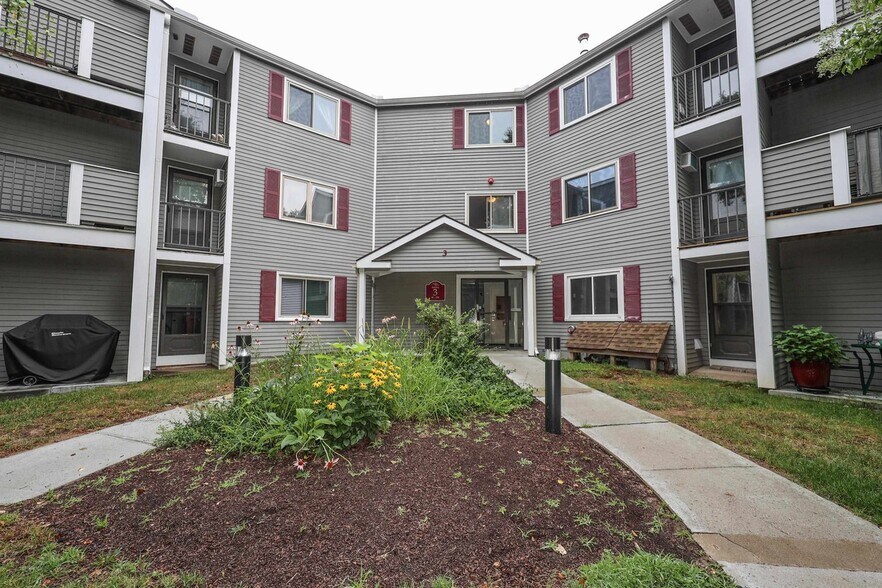 Building Photo - 120 Fisherville Rd