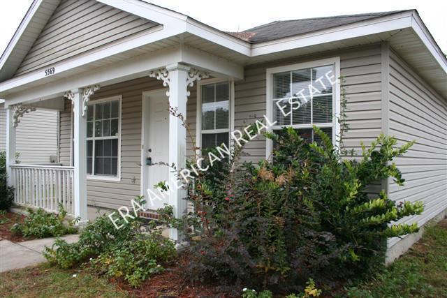 Building Photo - Home overlooking a pond