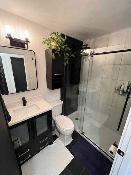 Building Photo - 2754 N Prospect St