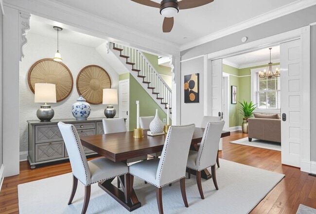 Building Photo - FAN DISTRICT HOME WITH 3 BEDROOMS AND 3 FULL BATHS