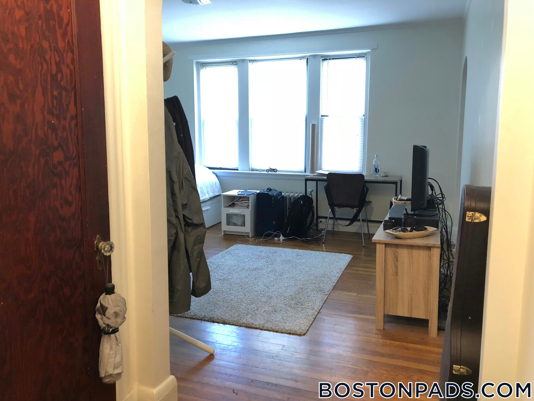 Building Photo - 349 Pleasant St