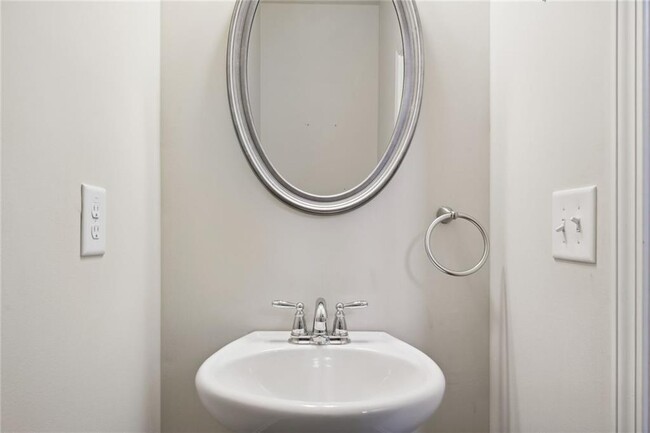 Building Photo - 3554 Village Enclave Ln