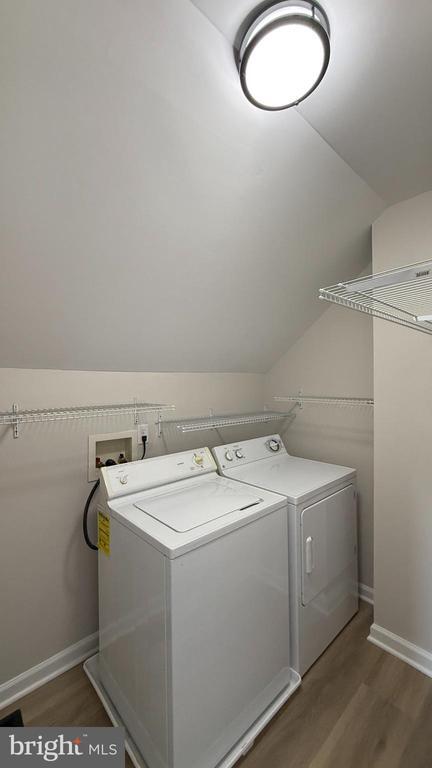 Building Photo - 10100 Bellevue Ct