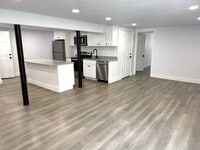 Building Photo - 3881 Ridgeview Way