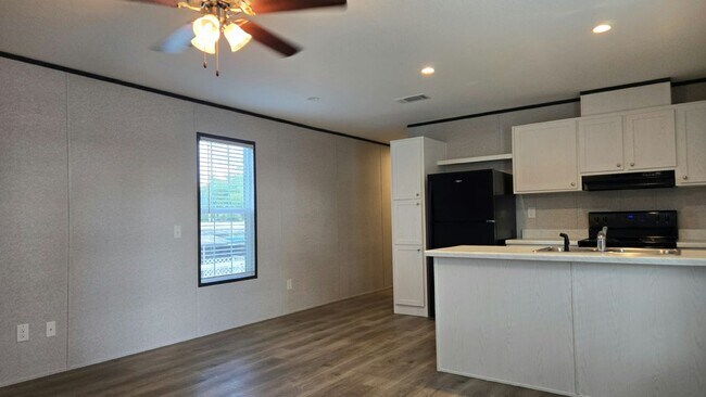 Building Photo - 4401 Hitzing Ave