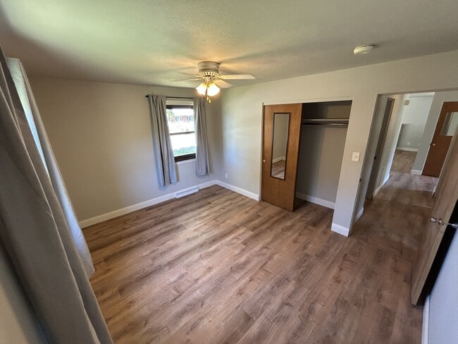 Building Photo - 129 Cohosset Dr