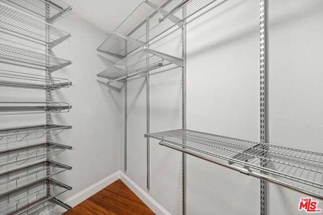 Building Photo - 2045 4th St