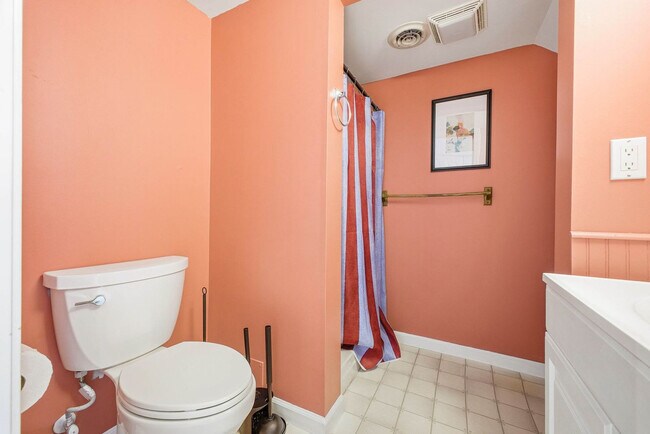 Building Photo - 12 Apple Tree Way