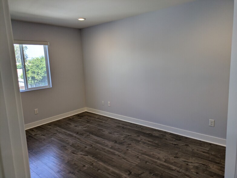 Building Photo - 2614 Chariton St