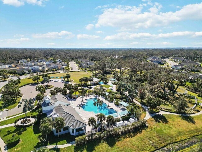 Building Photo - 3520 Woodmont Dr