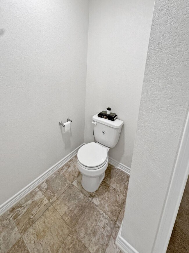 Building Photo - New Braunfels gem