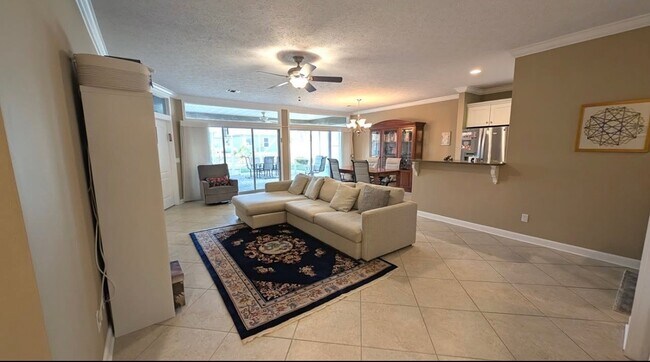 Building Photo - 252 S Glades Trail