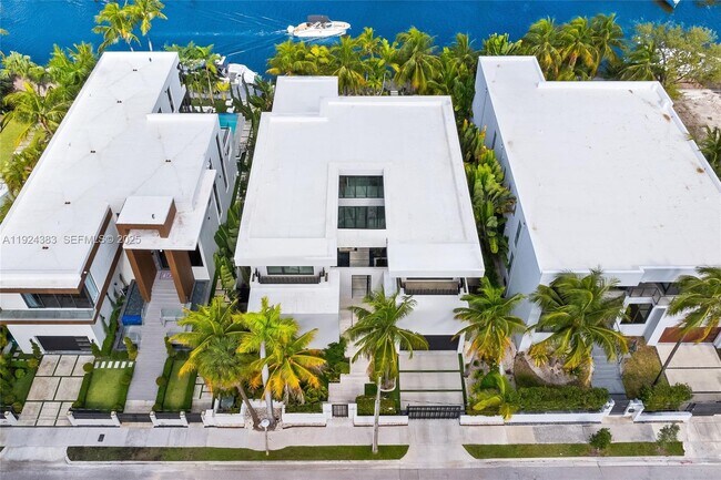 Building Photo - 773 NE 77th Terrace