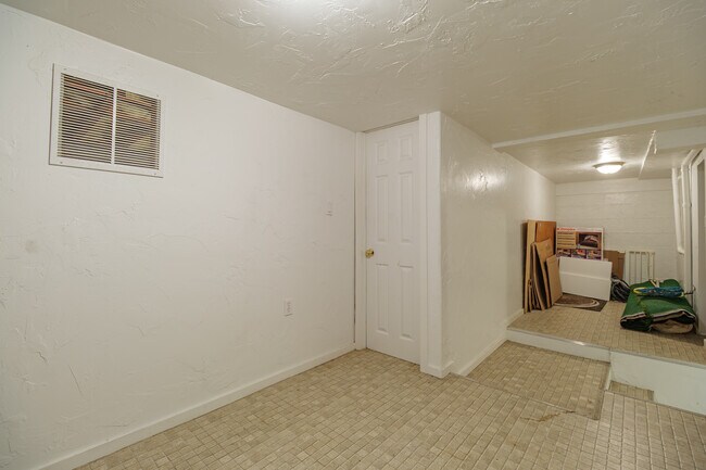 Building Photo - 17 Heron Dr