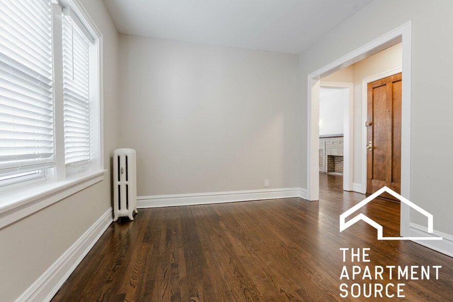 Building Photo - 1606 W Berwyn Ave