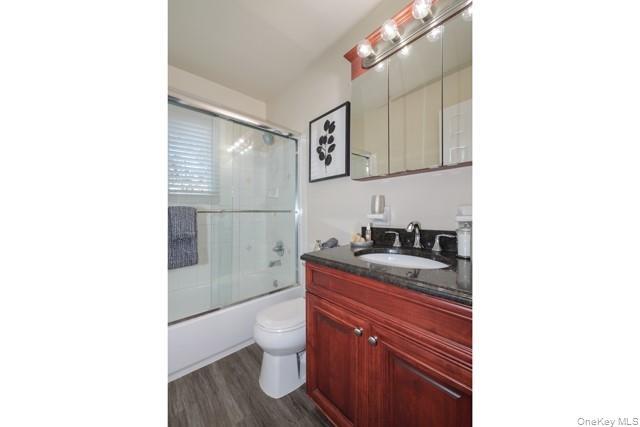 Building Photo - 675 Conklin St