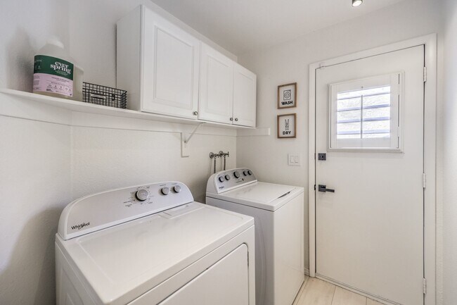 Building Photo - 9532 Sunken Reef Cir