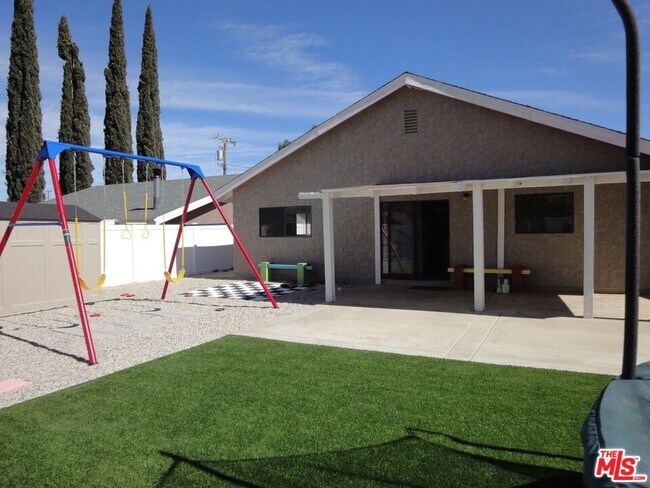 Building Photo - 42753 Blue Hills Dr