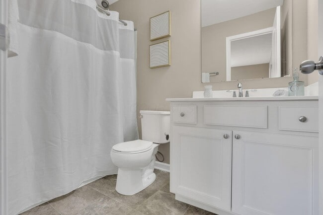 Building Photo - 483 Autumn Ridge Cir