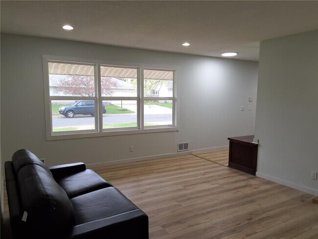 Building Photo - 7632 Scott Ave N