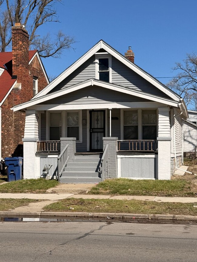 Building Photo - 1311 E Nevada St