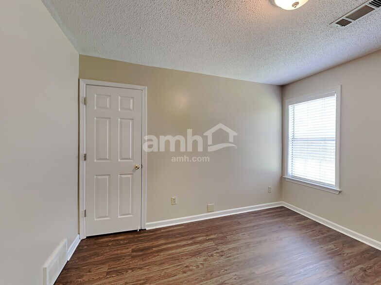 Building Photo - 8315 Dunnan Cv