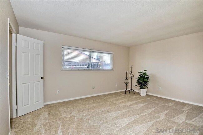 Building Photo - Move-In Ready 3 Bedroom Home with Bonus Ro...