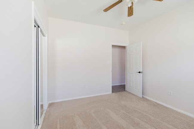 Building Photo - *MOVE IN SPECIAL* $350 OFF FIRST MONTH RENT! Spacious 4 Bedroom Home with Fireplace