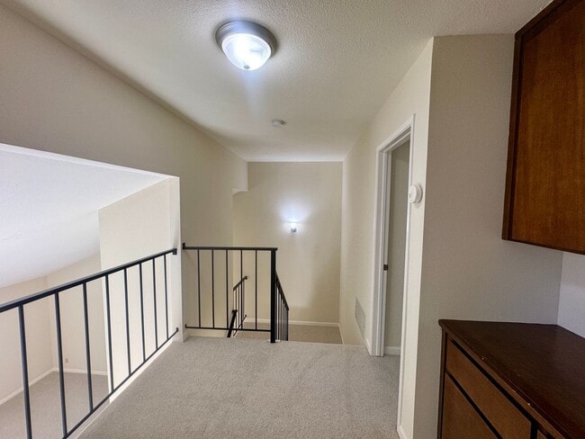 Building Photo - Spacious Townhouse in the Desired Bancroft...