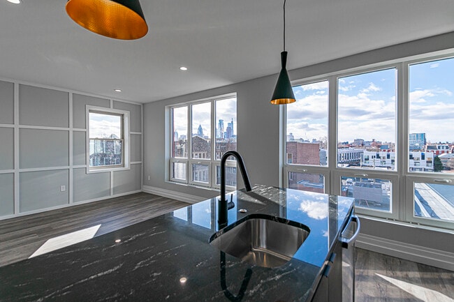 Building Photo - Hudson Liberties