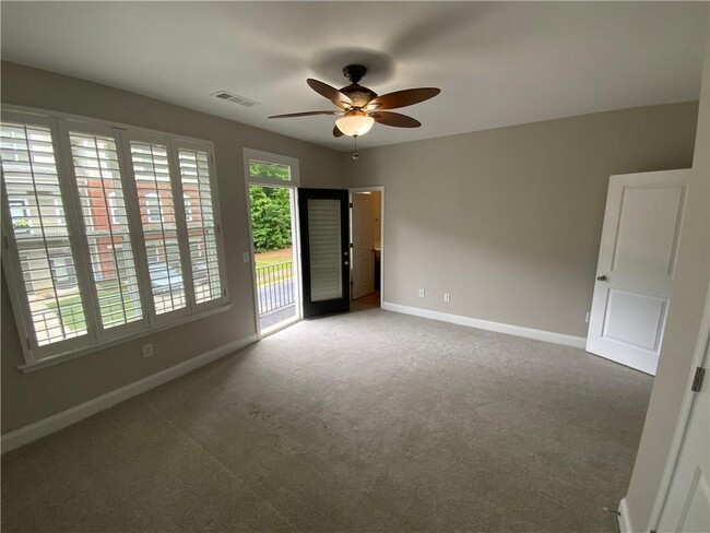Building Photo - 5997 Brookside Oak Cir