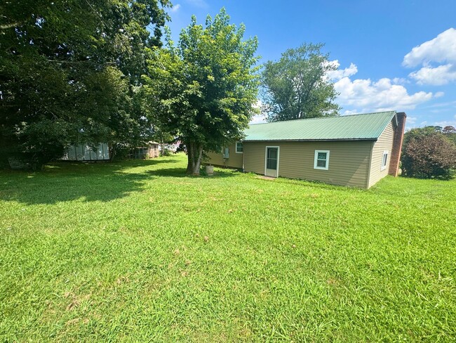 Building Photo - North Iredell - 3 Bedroom / 2 Bathroom