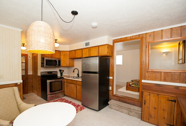 Building Photo - 219 S Gull Lake Dr