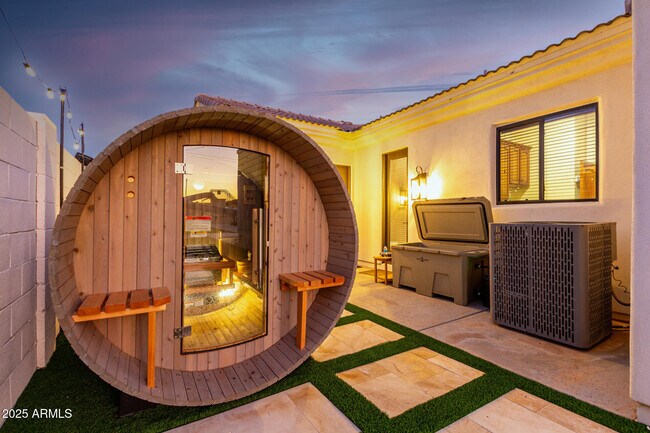 Building Photo - 2506 S 186th Dr