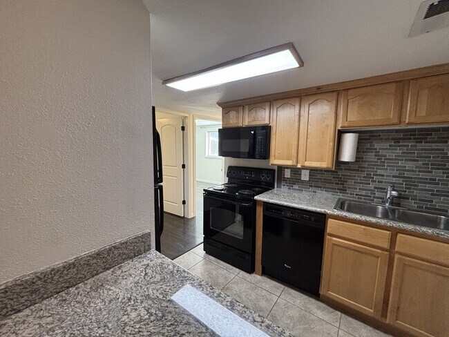 Building Photo - 5700 S 900 E