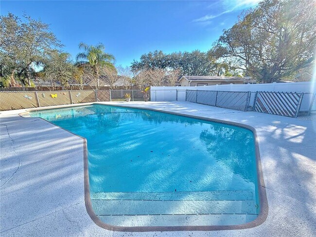 Building Photo - 2503 Woodhaven Ct