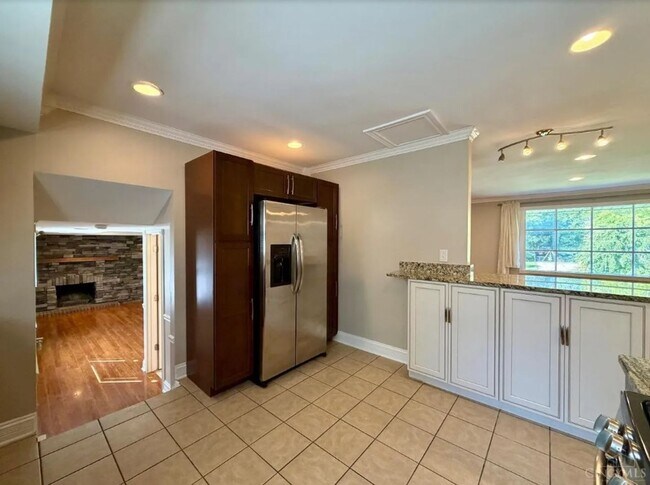 Building Photo - 6862 N Windwood Dr
