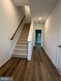 Building Photo - 69 Basswood St