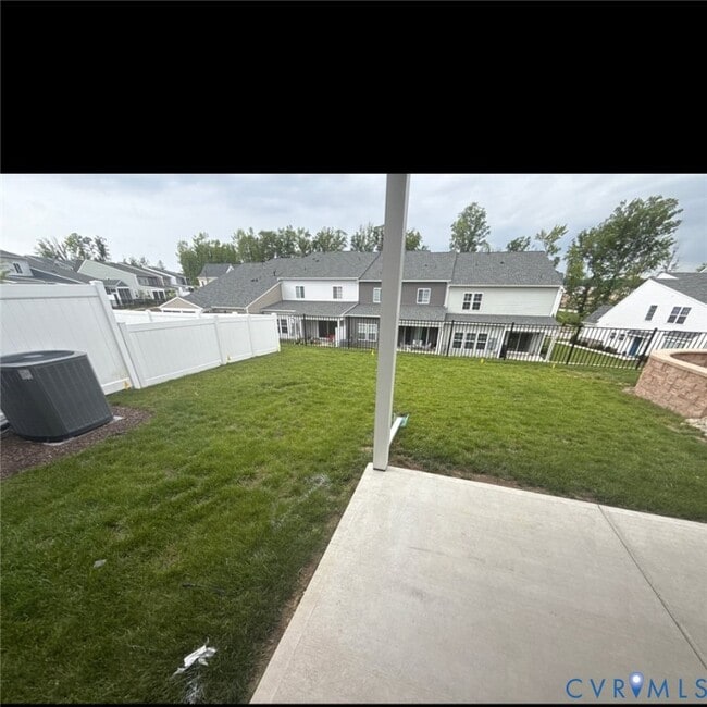 Building Photo - 7048 Dunton Rd