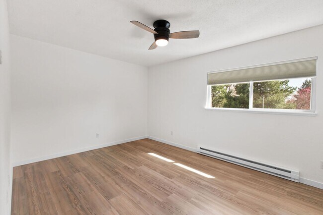 Building Photo - Students Welcome! Updated 2 Bedroom 1 Bath near Foothills Mall