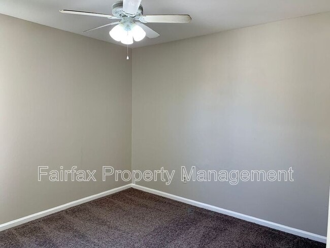 Building Photo - 1807 Fidelity Dr