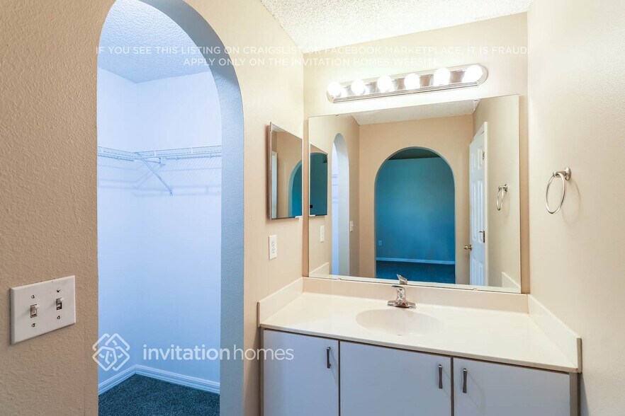 Building Photo - 2733 Maderia Cir