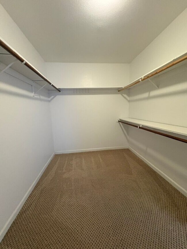 Building Photo - 12499 Incline Dr
