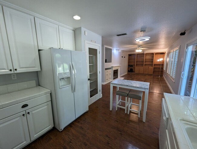 Building Photo - Beautiful 3bed 2.5bath 2 story home located in Rivergate Gated Community