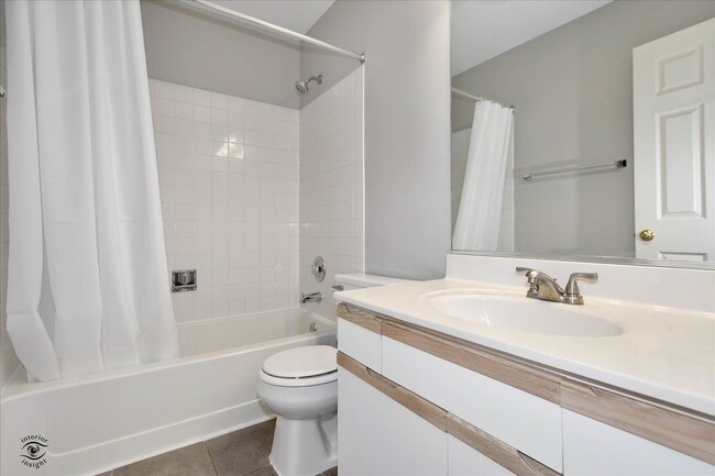 Building Photo - 523 Peebles Ct