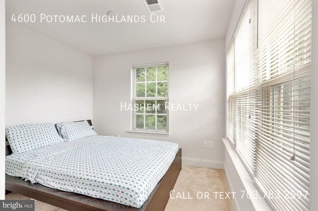 Building Photo - 4600 Potomac Highlands Cir