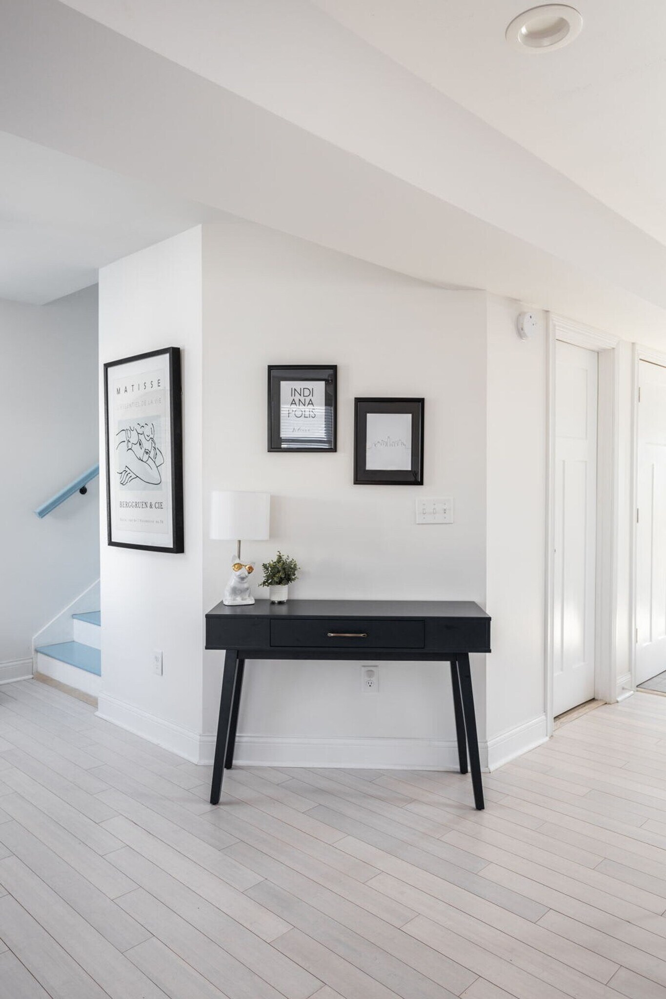 Building Photo - 325 Sanders St