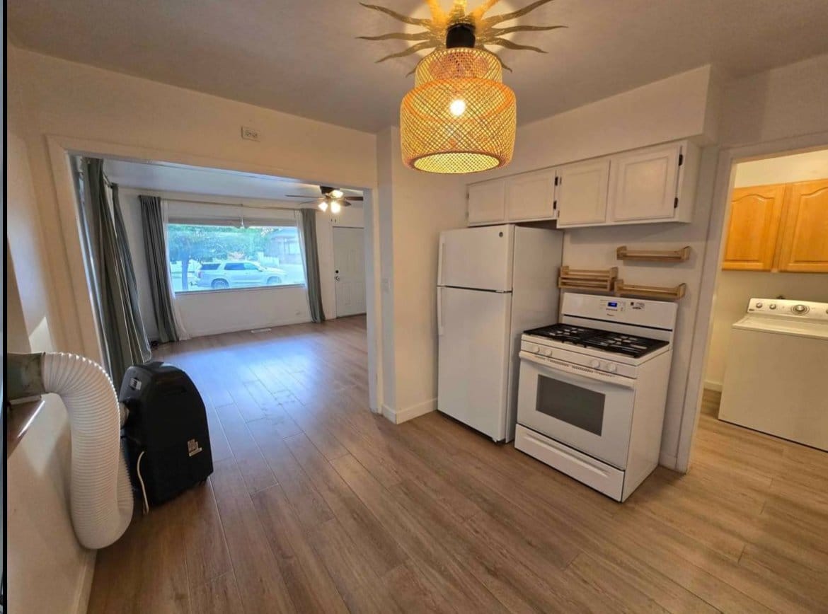 Building Photo - 271 S 700 W