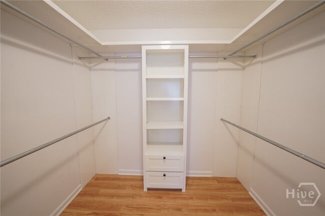 Building Photo - 108 Steven St